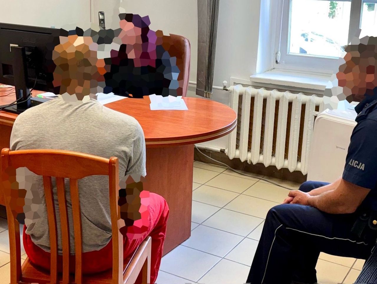 Strzelino: 44-latek bił żonę, groził nożem i znęcał się nad synem