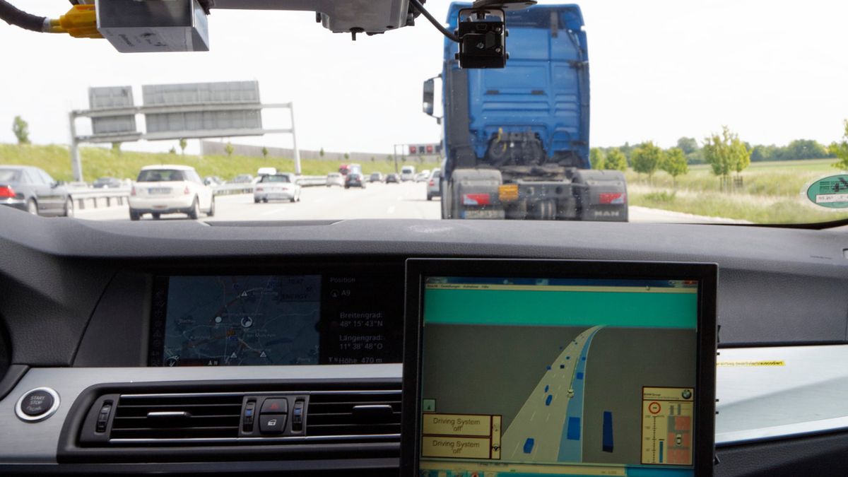 Technologia autonomicznej jazdy na autostradach działała już przed kilkoma laty. To jednak nie wystarczy