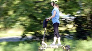 Jazda hulajnogą elektryczną. Szybki przegląd reguł i zasad