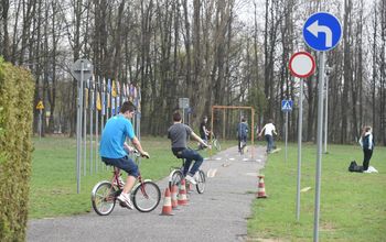 Egzamin i szkolenie na kartę rowerową w Toruniu – WORD i Policja zapraszają dzieci i młodzież