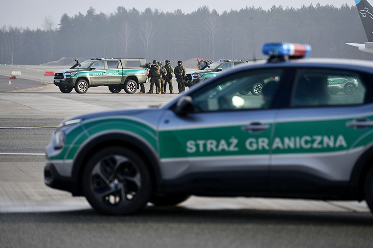 Turysta przesadził. Z samolotu trafił prosto na izbę wytrzeźwień