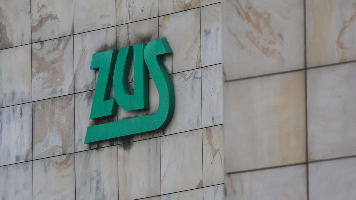 logo ZUS
Warszawa, 08.10.2024. Zakład Ubezpieczeń Społecznych  w Warszawie, 8 bm. (ls/ibor) PAP/Leszek Szymański
Leszek Szymański
90, 90., 90-lecie, logo, logotyp, Zakład Ubezpieczeń Społecznych, znak graficzny, ZUS, forma graficzna, identyfikacja marki, logogram, symbol