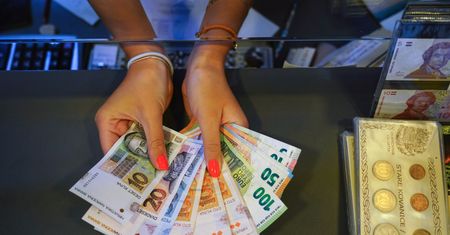 Dostawali po 1200 euro za nic. Trwało to przez trzy lata