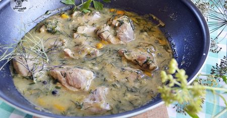 Gulasz z indyka w aromatycznym sosie koperkowym