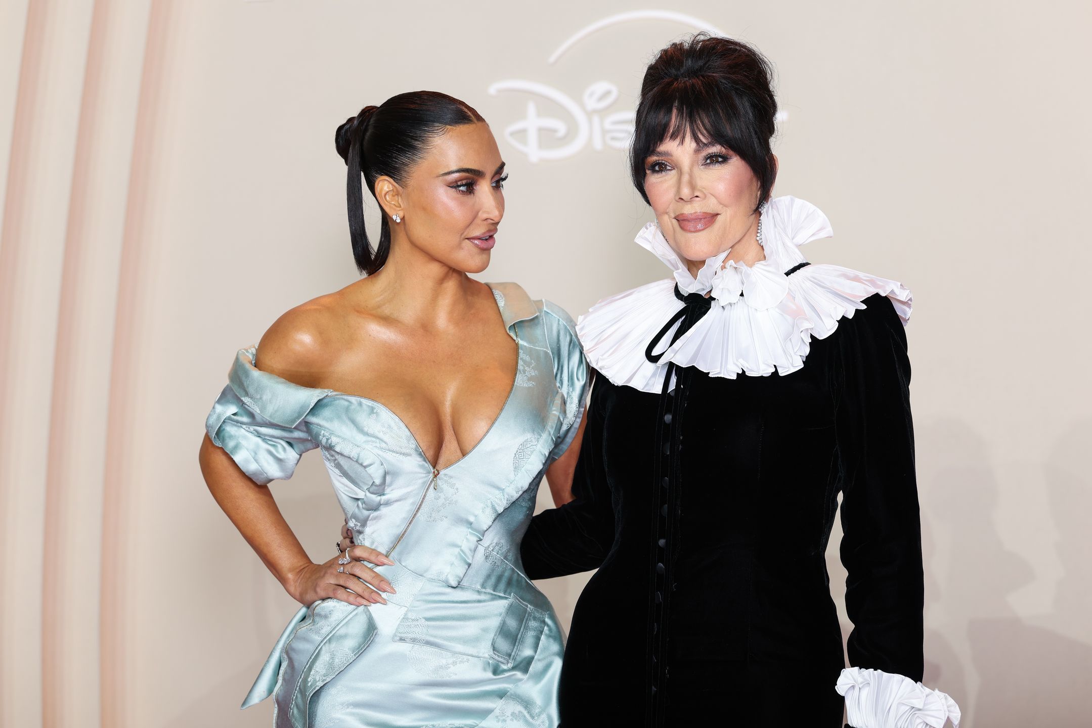 Kim Kardashian i Kris Jenner na premierze "All's Fair" w Paryżu