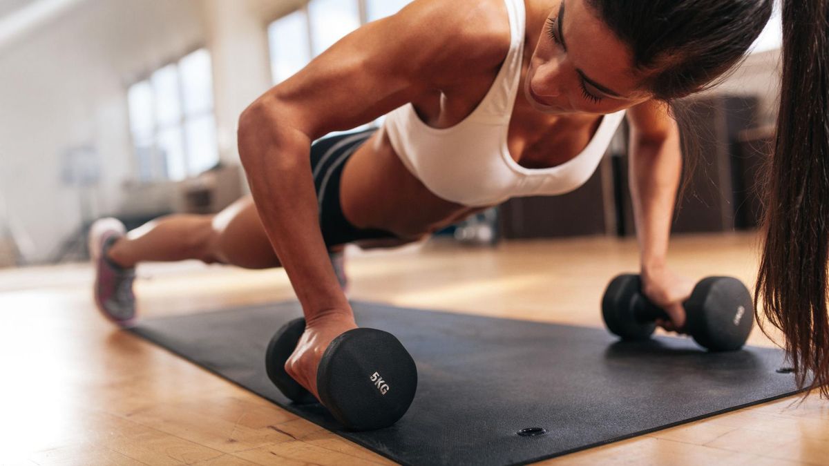 Wizyty na siłowni stają się efektywniejsze, jeśli masz plan treningowy