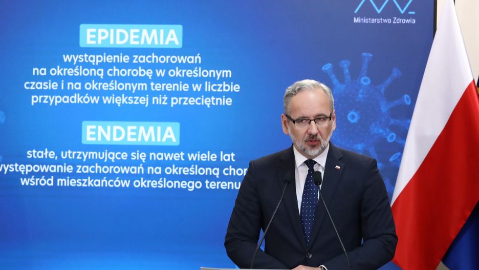 Adam NiedzielskiWarszawa, 06.05.2022. Koronawirus w Polsce. Minister zdrowia Adam Niedzielski podczas konferencji prasowej w siedzibie resortu w Warszawie, 6 bm. Spotkanie dotyczy�o zniesienia od 16 bm. stanu epidemii w Polsce. (mr) PAP/Tomasz GzellTomasz Gzellcovid, covid-19, epidemia, epidemie i zarazy, epidemii, koronawirus w polskce, minister, stan epidemii, zdrowia, zniesienie