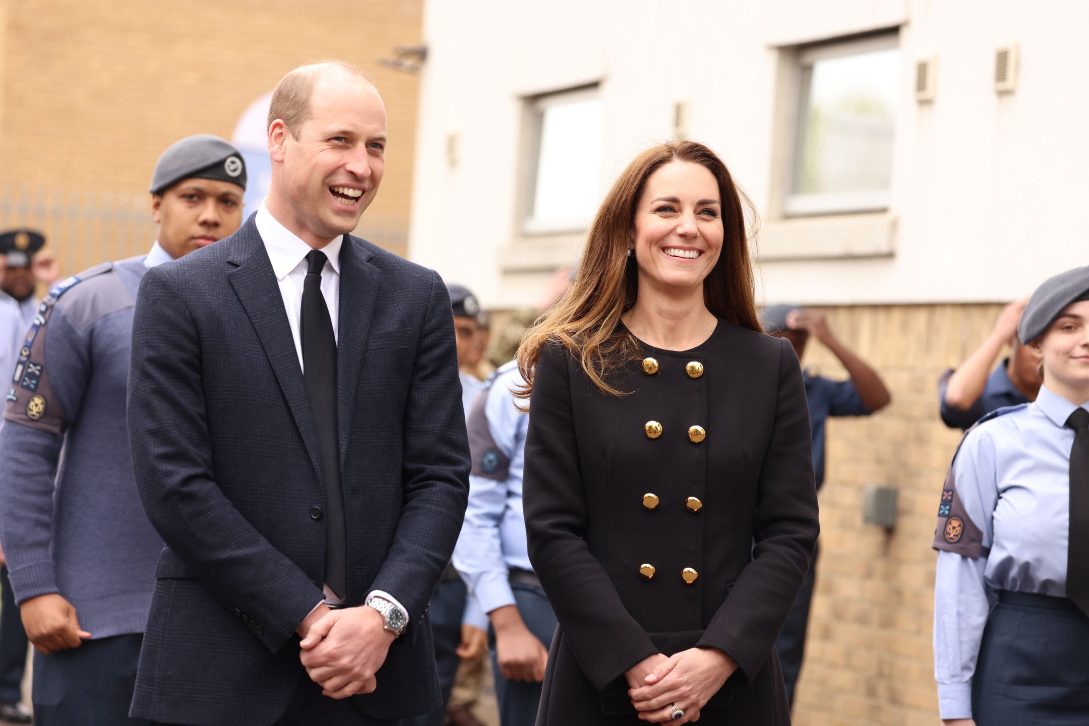 Książę William i Kate Middleton odwiedzają młodych kadetów
