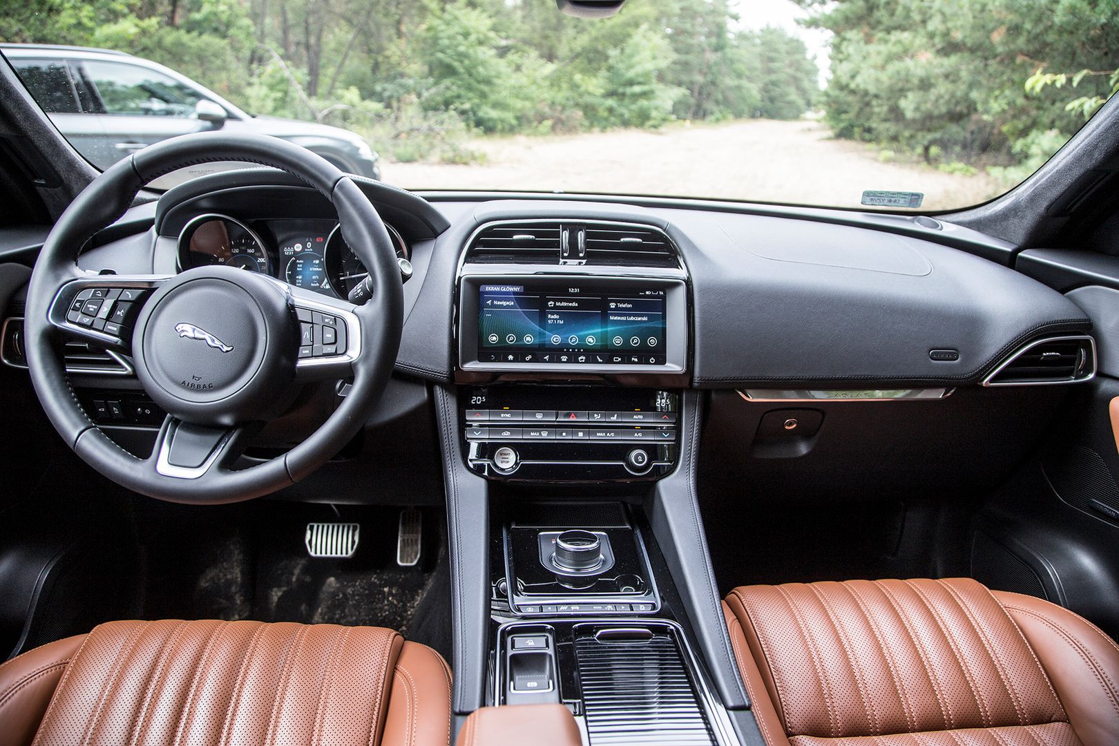 Jaguar F-Pace - wnętrze (fot. Mateusz Żuchowski)