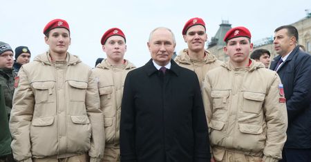 Ukraiński atak obnażył Rosjan. Putin dorzuca pieniędzy rekrutom