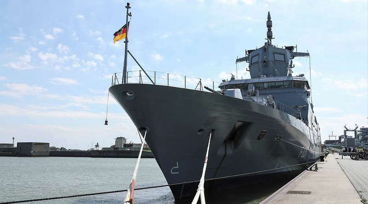 Rheinland-Pfalz stanęła na czele niemieckiego zespołu okrętów wydzielonego dla wsparcia Norwegii w ochronie morskiej infrastruktury krytycznej, w tym platform wiertniczych, podwodnych rurociągów czy światłowodów