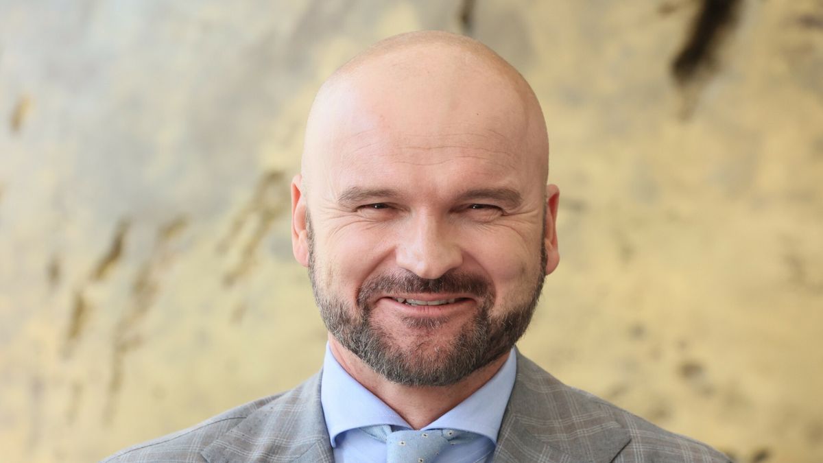 Rafłą Brzoska: Meta nadal bierze pieniądze za reklamy, które powielają fake newsy i deepfake.