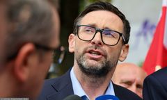 Obajtek przyłapany na niekonsekwencji. Padło też pytanie o zęby