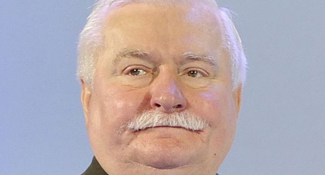 Lech Wałęsa ogłosił w internecie, że szuka pracy. „Skutecznie buduje zasięgi, nie powinien reklamować marek komercyjnych”