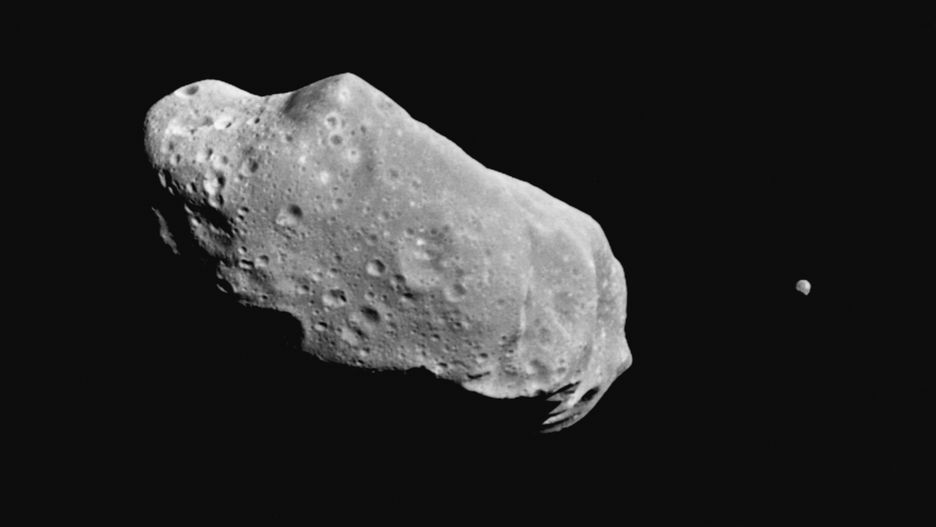 Do Ziemi zbliża się duża asteroida