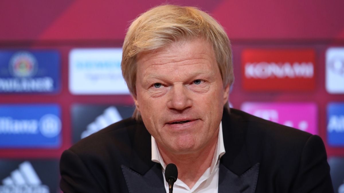 MUNICH, GERMANY - JANUARY 07:  Oliver Kahn, new member of the FC Bayern Muenchen board, speaks to the media during a press conference at Allianz Arena on January 07, 2020 in Munich, Germany. (Photo by Alexander Hassenstein/Bongarts/Getty Images)