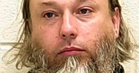 Dokonał zamachu terrorystycznego. Chce być uznany za kobietę