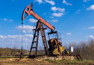 Decyzja krajów OPEC+ zaskoczyła rynki. Ceny ropy reagują