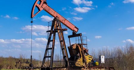 Decyzja krajów OPEC+ zaskoczyła rynki. Ceny ropy reagują
