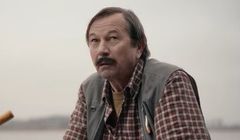 Piotr Cyrwus w nowej kampanii Lidla. Sieć promuje ofertę rybną