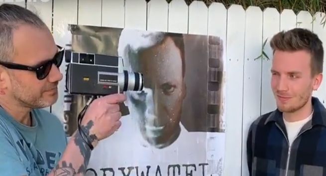 Reżyser filmu o Grzegorzu Ciechowskim nie chce go promować w TVP.  Odmówił udziału w programie