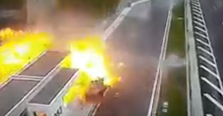 Przerażający wypadek z udziałem Porsche na greckiej autostradzie