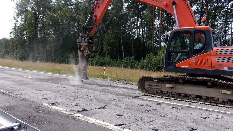 Dolny Śląsk. „Najdłuższe schody Europy” przechodzą do historii. Koniec betonowej nawierzchni drogi krajowej nr 18