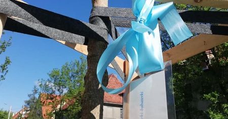 Koronawirus. Wrocław. Międzynarodowy Dzień Pielęgniarek i Położnych. Miasto posadziło specjalne drzewka