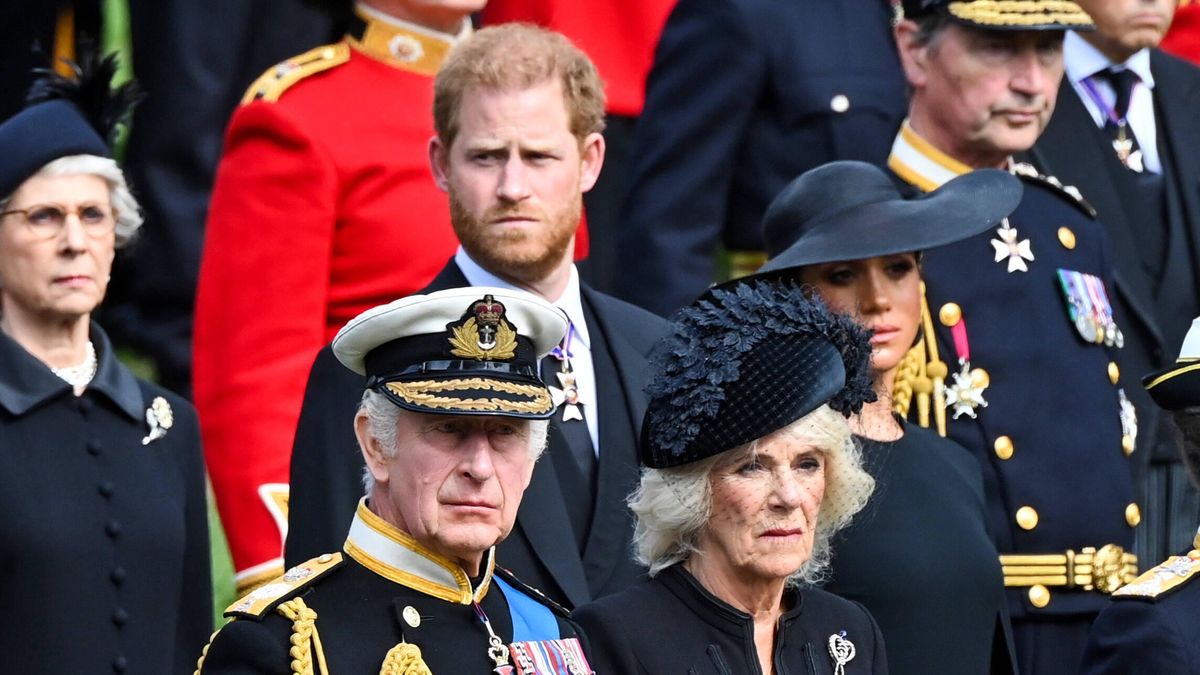 The State Funeral of Her Majesty The Queen, Gun Carriage Procession, Wellington Roundabout, London, UK - 19 Sep 2022
King Charles II and Camilla Queen Consort with Prince Harry and Meghan Duchess of Sussex
The State Funeral of Her Majesty The Queen, Gun Carriage Procession, Wellington Roundabout, London, UK -  19 Sep 2022, Credit:Anthony Harvey/Shutterstock / Avalon 
Dostawca: PAP/Avalon
Anthony Harvey/Shutterstock / Avalon
ceremonia pogrzebowa, kr�lowej El�biety II, pogrzeb, po�egnanie