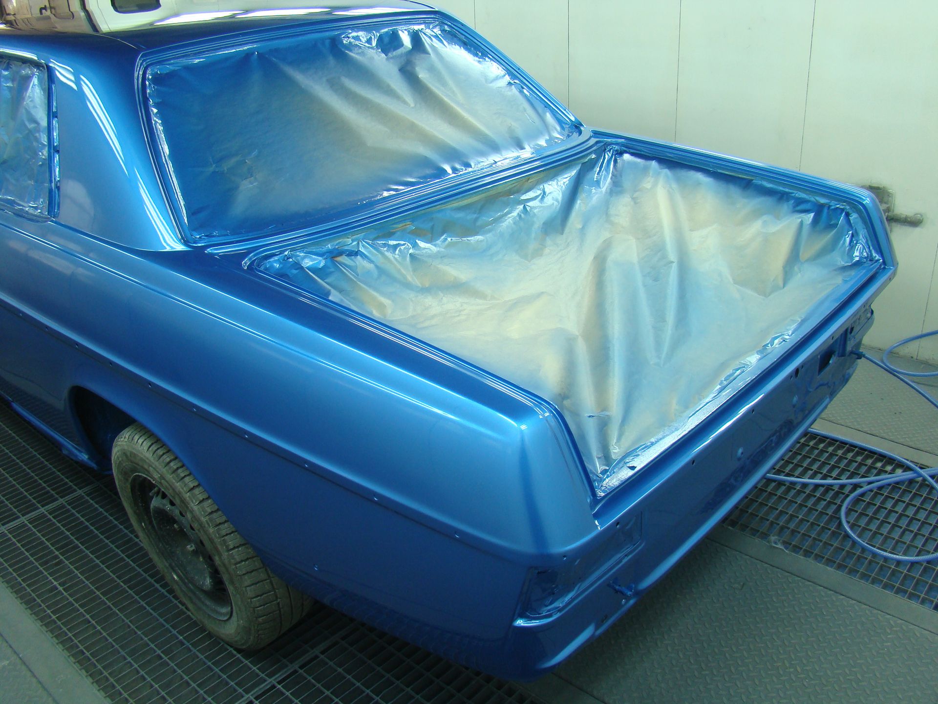 Mercedes 250C (W114) Coupe - lakierowanie 8