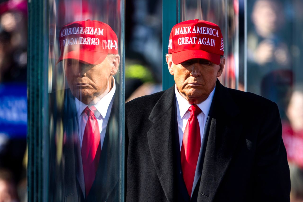 Zamieszki po ewentualnej przegranej Trumpa? "I tak ogłosi zwycięstwo"