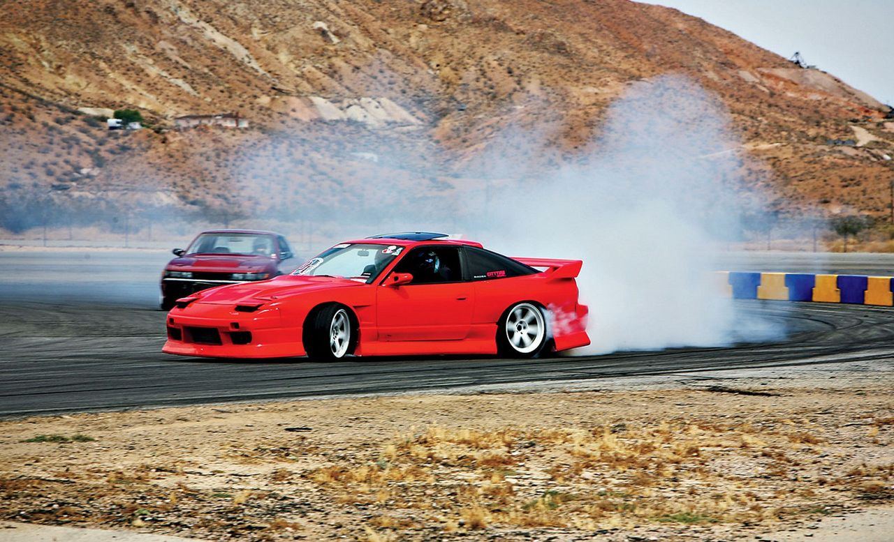 Nissan 240 SX  S13 foto: image.modified.com