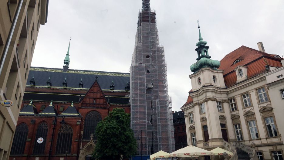 Kapsułę czasu znaleziono podczas remontu wieży legnickiej Katedry