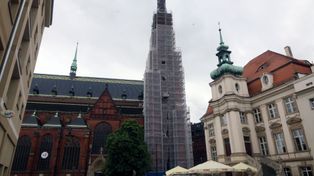 Legnica: Przed chwilą zakończyło się spotkanie ekspertów, którzy po raz pierwszy obejrzeli zabytkową kapsułę, znalezioną w wieży Katedry