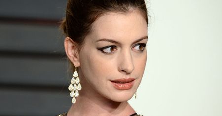 6-letni chłopiec uratował siostrę przed atakiem psa. Anne Hathaway: "Potrafię rozpoznać superbohatera, kiedy go widzę"