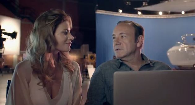 Kevin Spacey z Aleksandrą Kisio „wakacyjnie” reklamują szybki kredyt w BZ WBK (wideo)