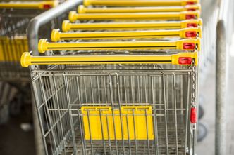 Padła propozycja. Ze sklepów znikną koszyki? To nie żart!