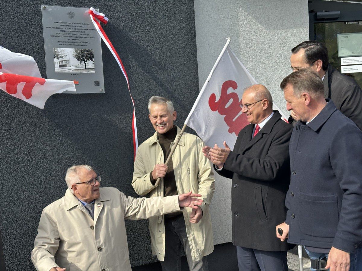 Konin: Jak rodziła się „Solidarność”. Odsłonięto tablicę pamiątkową