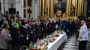 Trwa Wielka Sobota w Warszawie. Mieszkańcy stolicy ruszyli do kościołów z pięknymi koszyczkami