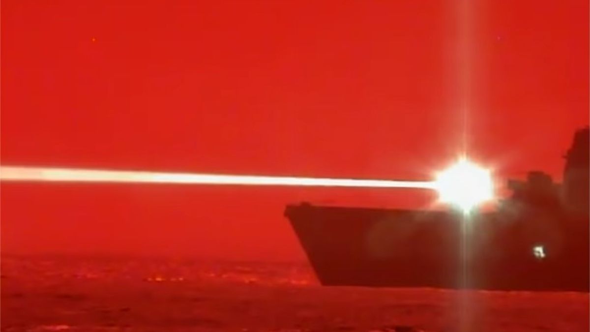 Okręt US Navy zestrzela drona za pomocą broni laserowej