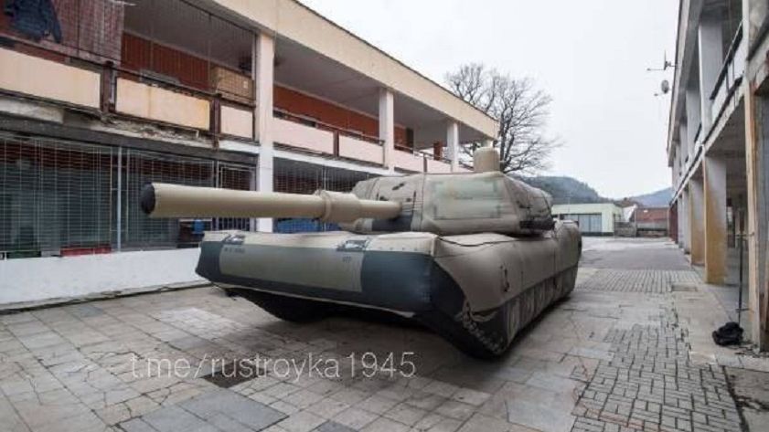 Dmuchana czeska makieta czołgu M1A2 Abrams od INFLATECH.