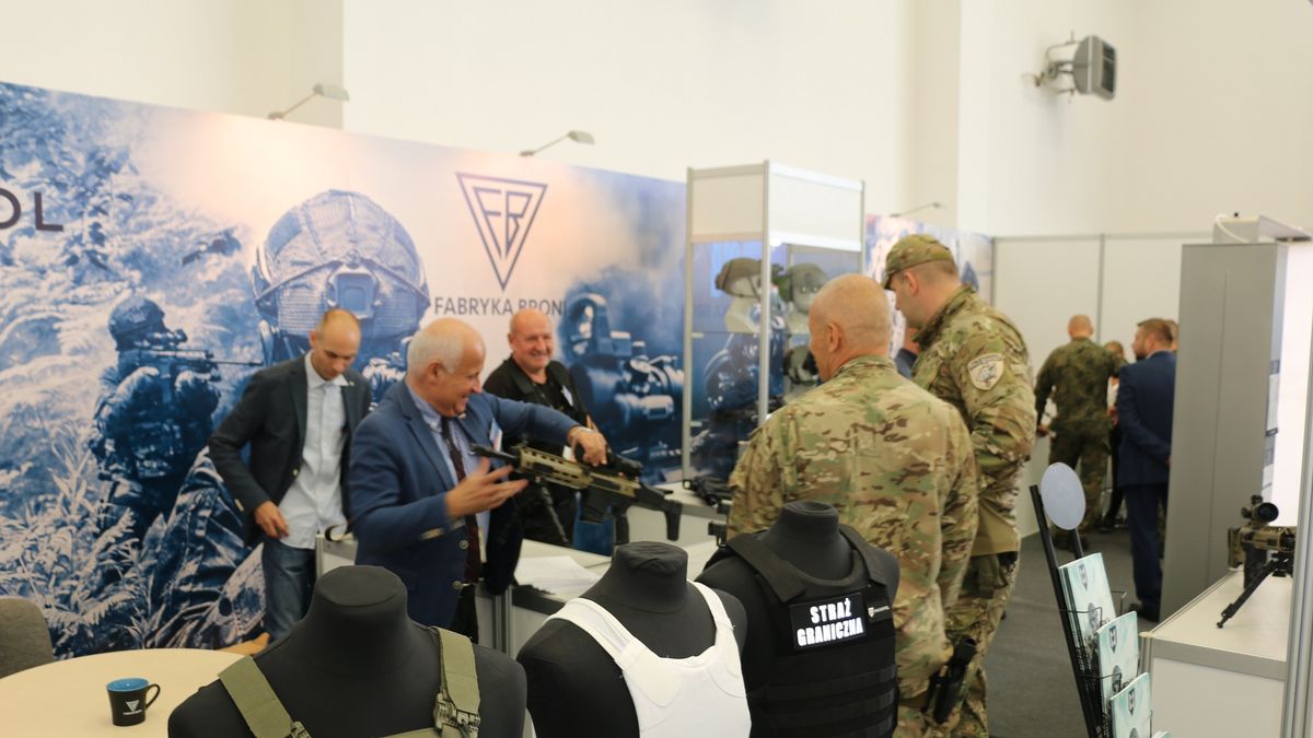POLSKA GRUPA ZBROJENIOWA NA TARGACH „GRANICE” 