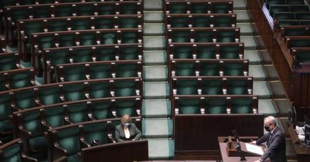 Zdjęcie z Sejmu wywołało burzę. Internauci oburzeni