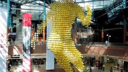 Gigantyczny kopniak firmy Nike [wideo] 1