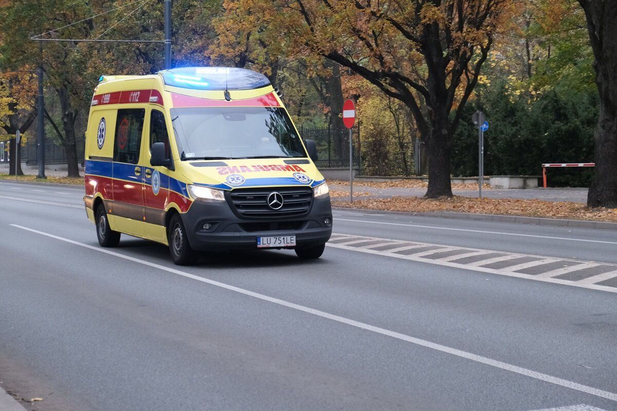 Śmiertelne potrącenie rowerzysty na Zemborzyckiej. Policja apeluje do świadków, poszukiwany motocyklista