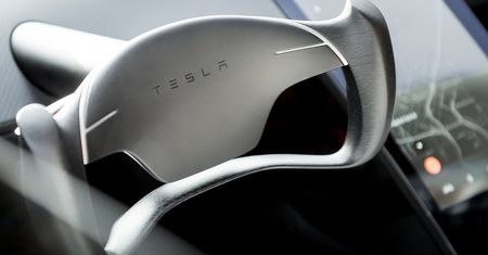 Aktualizacja autopilota Tesli. Samochody będą bardziej autonomiczne