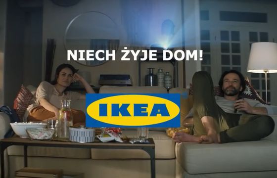 Taktyka wygodnego kibicowania w domu w reklamie IKEA (wideo)