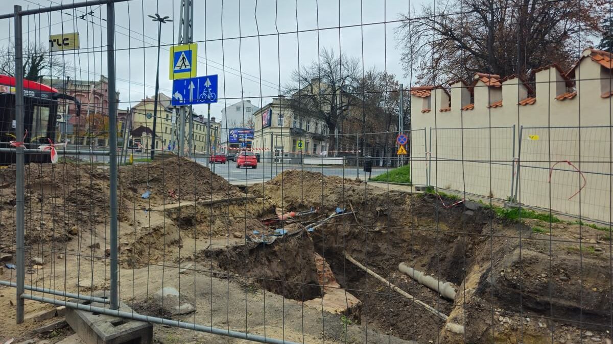 Prace przy rozbudowie sieci ciepłowniczej na ul. Zamojskiej
