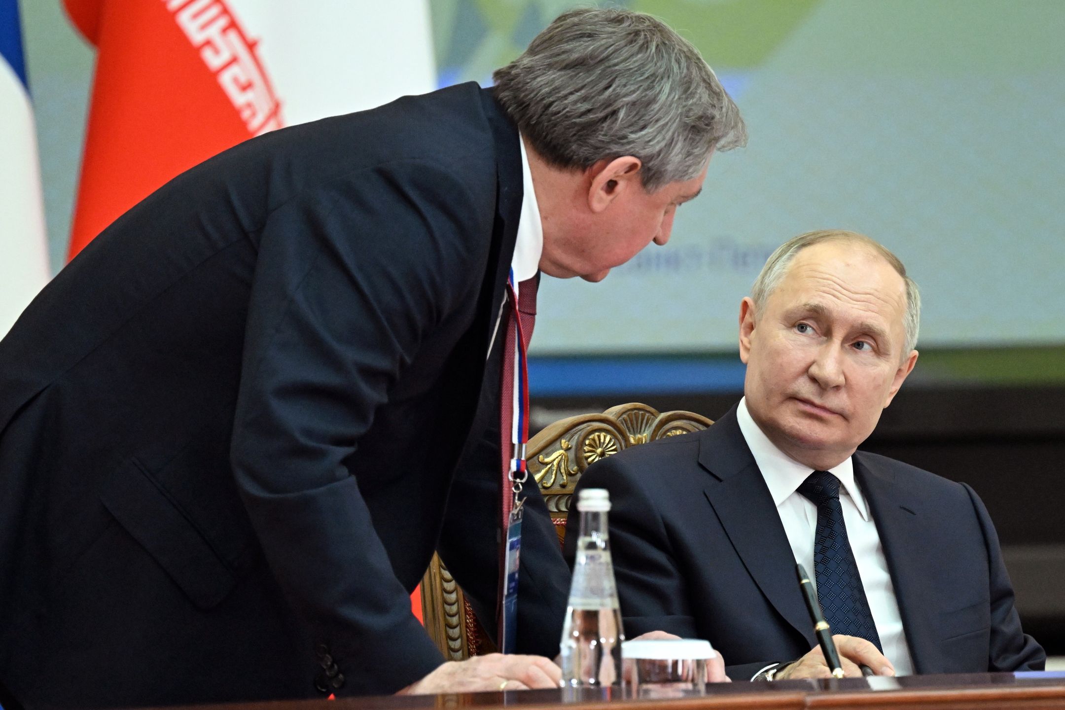 Russian President Vladimir Putin (L) and Russian Energy Minister Nikolai Shulginov attend a meeting of the Supreme Eurasian Economic Council in St. Petersburg, Russia, 25 December 2023. EPA/PAVEL BEDNYAKOV/SPUTNIK/KREMLIN POOL MANDATORY CREDIT Dostawca: PAP/EPA.