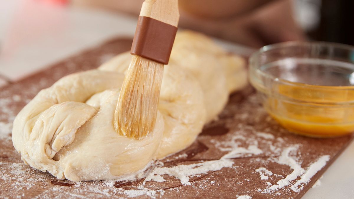 Mięciutka domowa chałka uprzyjemni weekendowy poranek